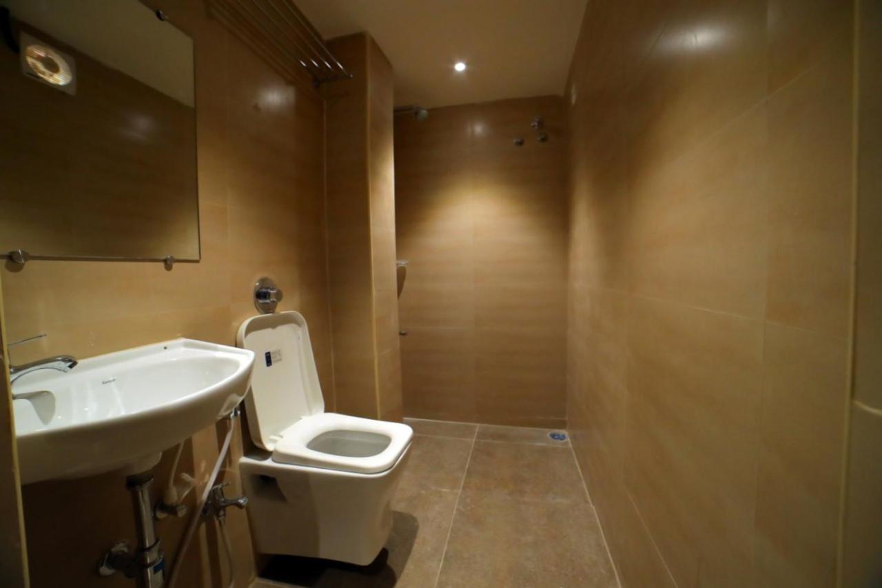 Beestay Hotels MG Road Vijayawada 24/24