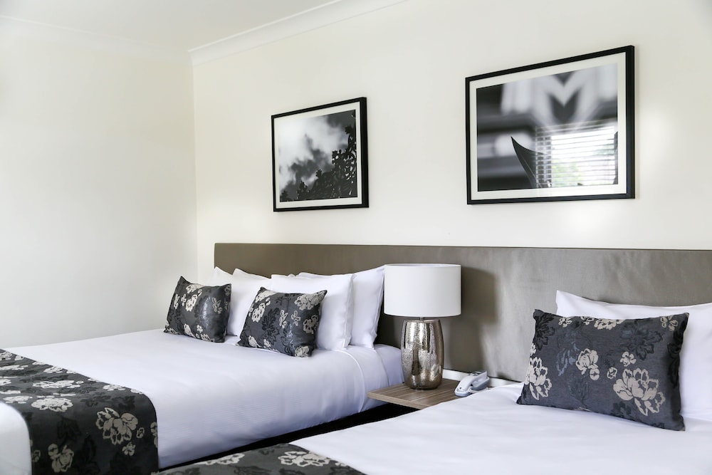 RANDWICK LODGE 27/67
