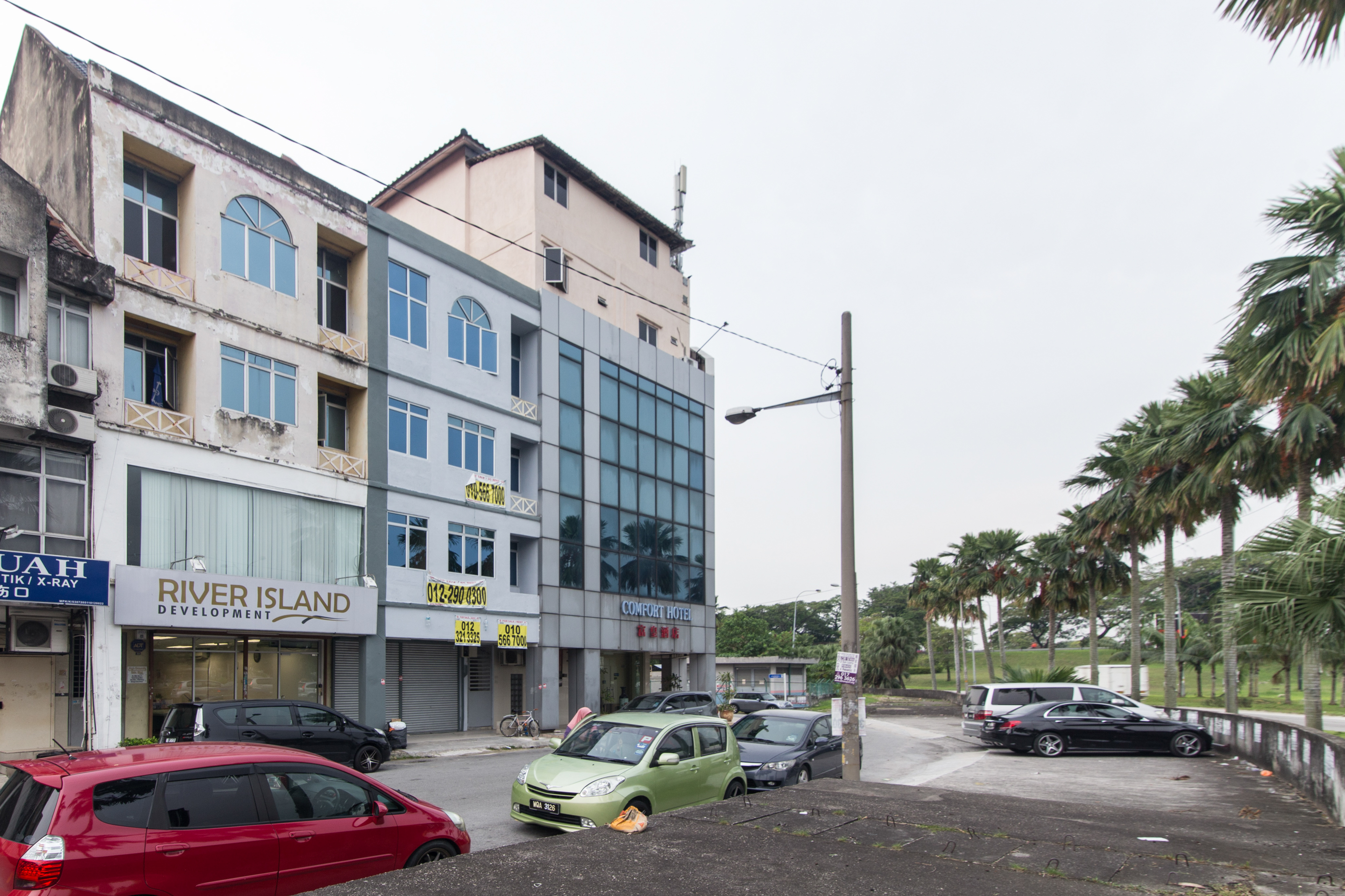 Super OYO 447 Comfort Hotel Meru 15/18