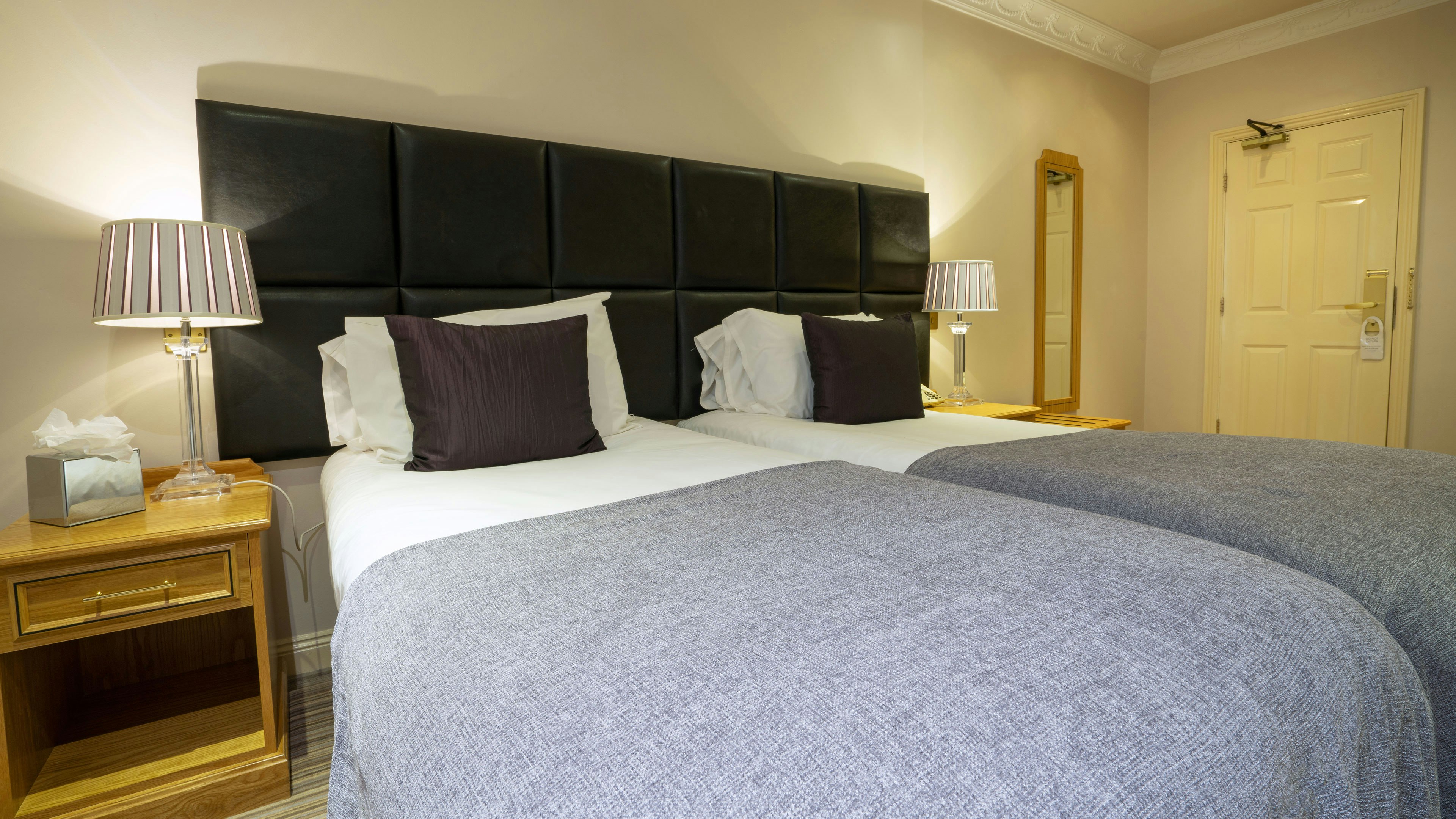 Waterton Park Hotel 10/58