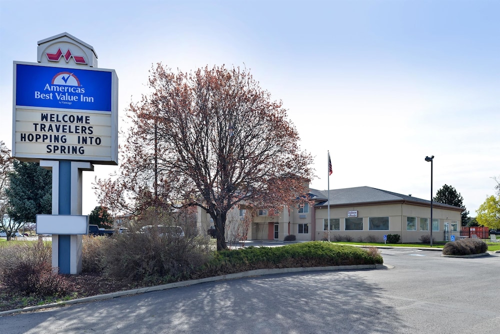 Americas Best Value Sandman Inn 3/37
