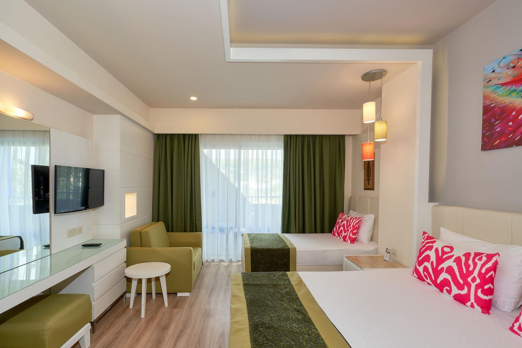 غرفة عائلية بسريرين منفصلين بغرفتي نوم مع أريكة، Orange County Alanya 3/3