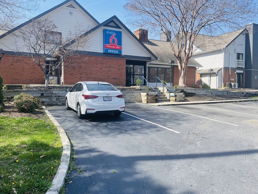 Studio 6 Extended Stay - Greensboro, NC 38/47