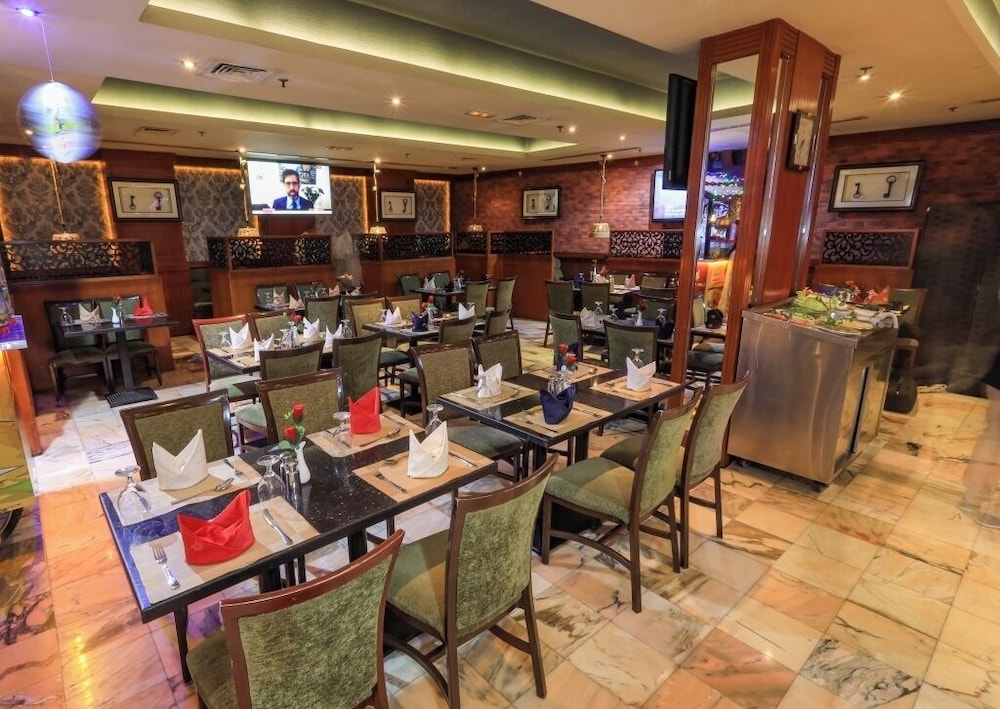 restaurant cafeteria