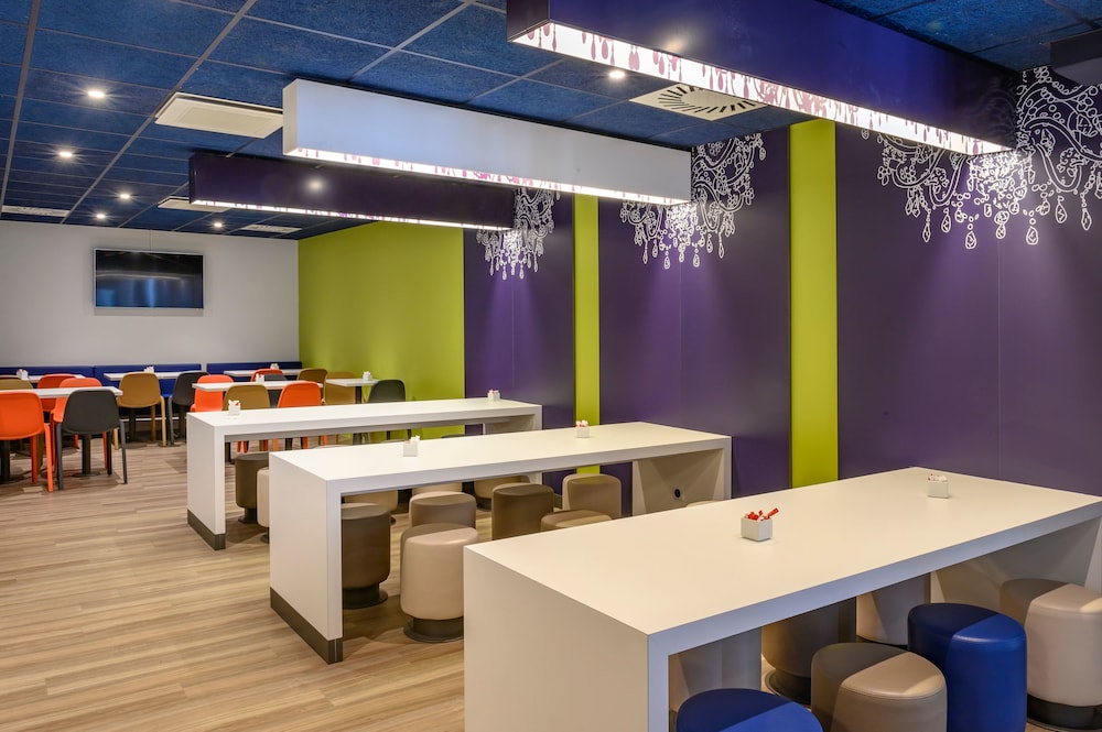 Ibis Budget St-Étienne Centre Gare Châteaucreux(Open. March 19) 63/71