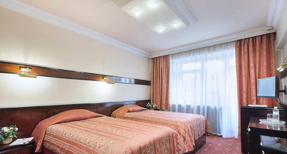 Otrar Hotel 14/54