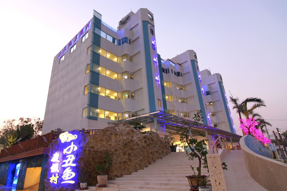 Clownfish Resort 8/64