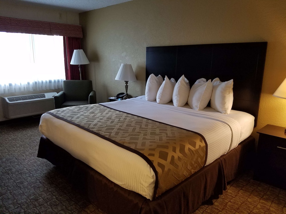 Best Western Crossroads Inn 4/19
