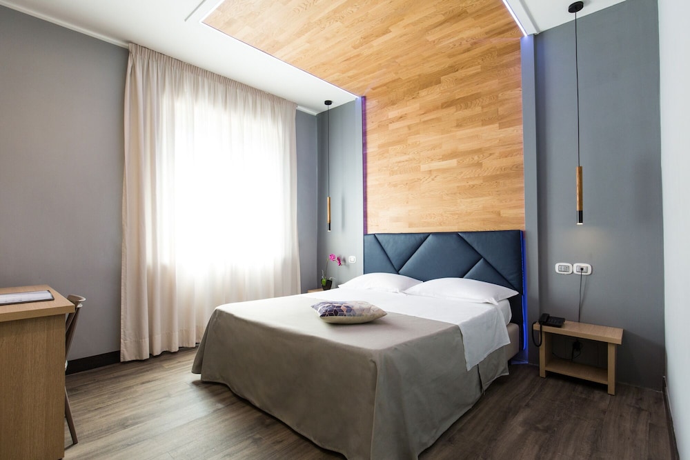 Hotel Plana 59/77