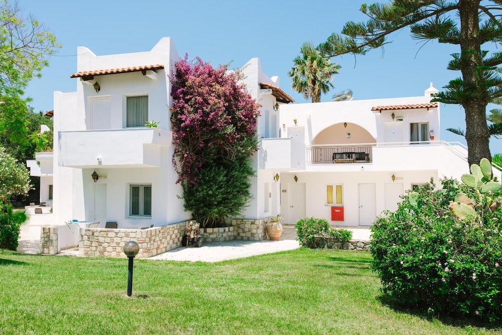 Ampavris Family Apartments 28/38