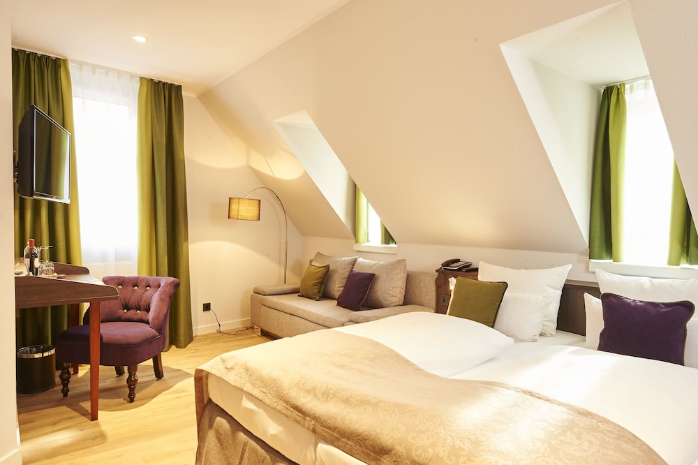 Hotel Hauser 22/50