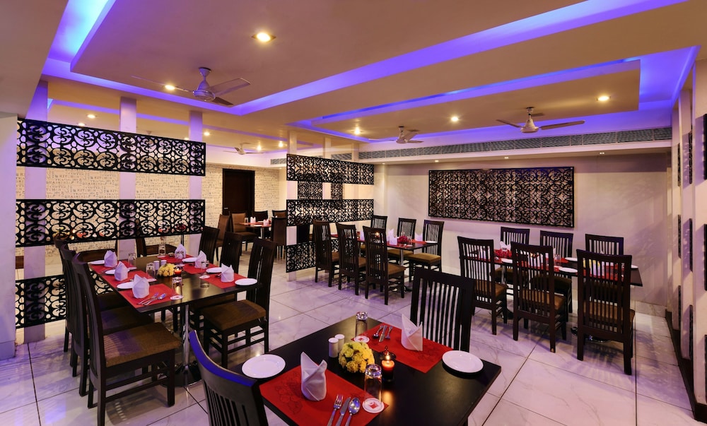 MB Greens Clarks Inn Moradabad 33/50