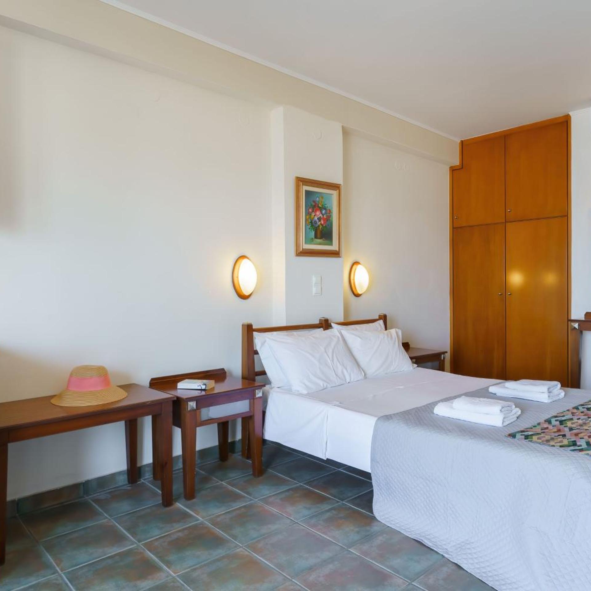 Cozy, Double Bed, Side Sea View