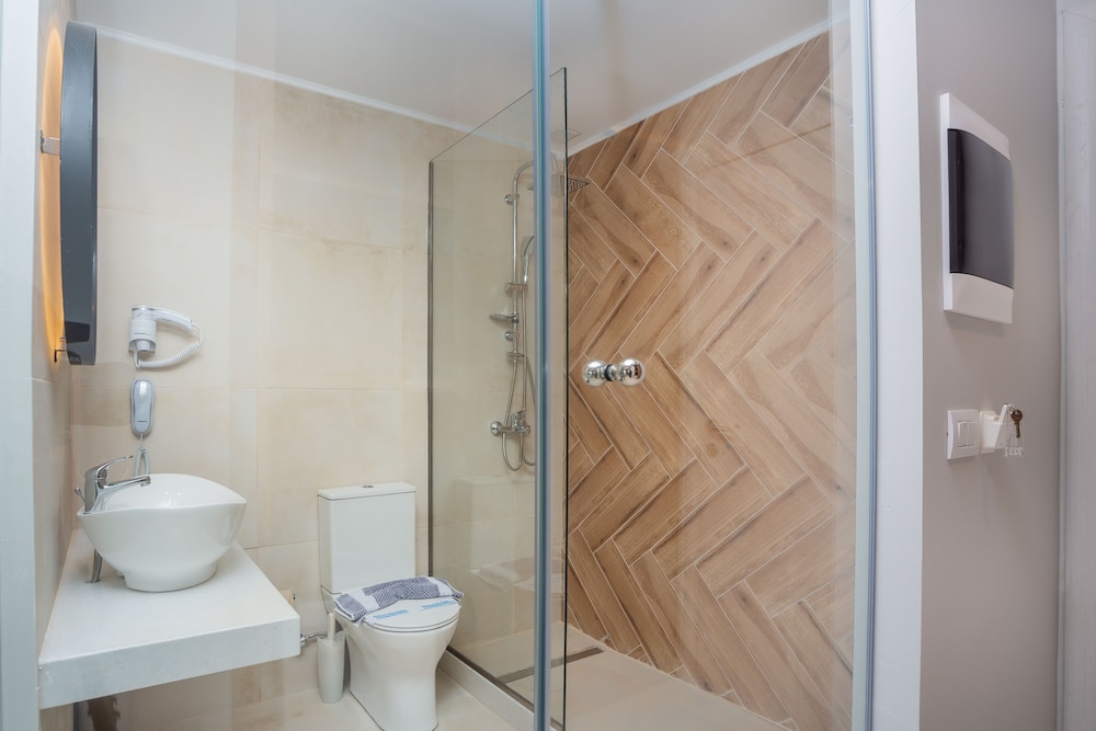 Happy Days Hotel - Adults Only 17/18