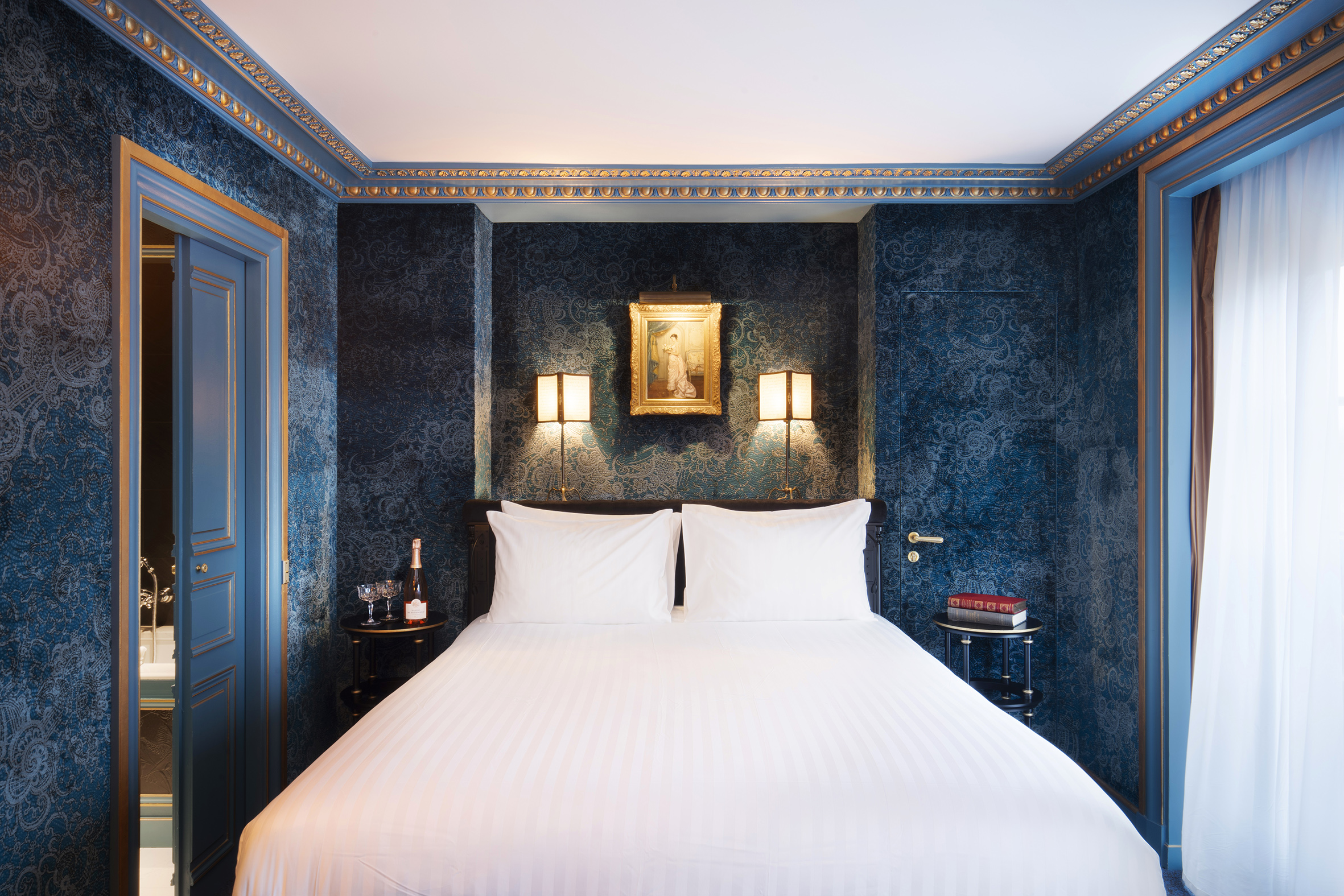 2 BEDROOMS, EXECUTIVE, SUITE