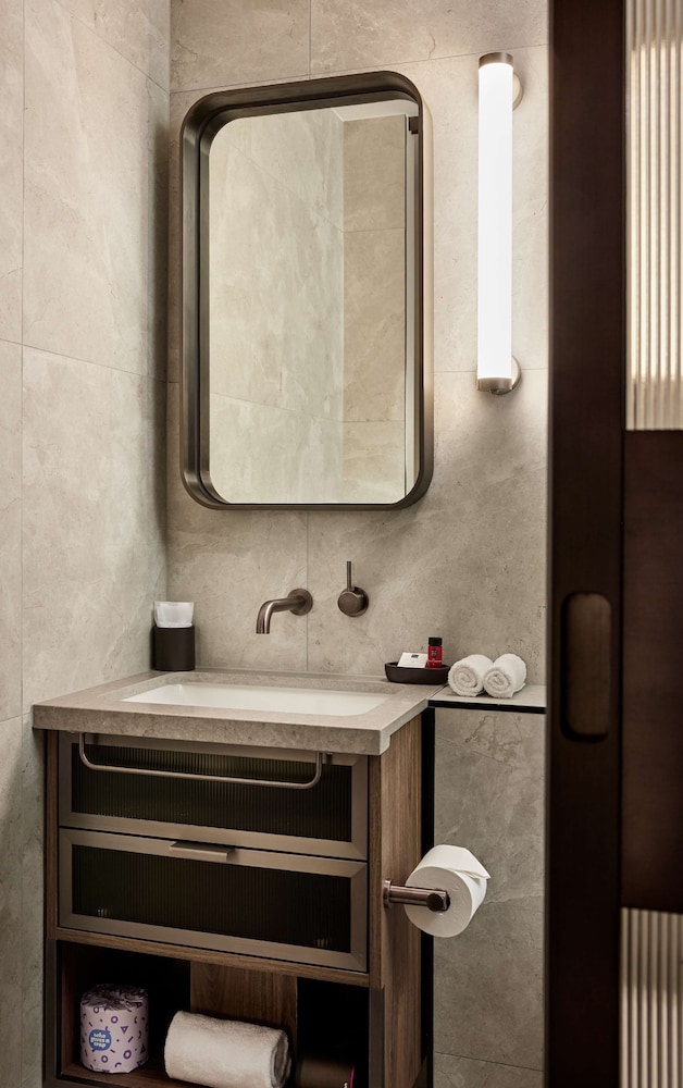 Aiden by Best Western Darling Harbour 58/59