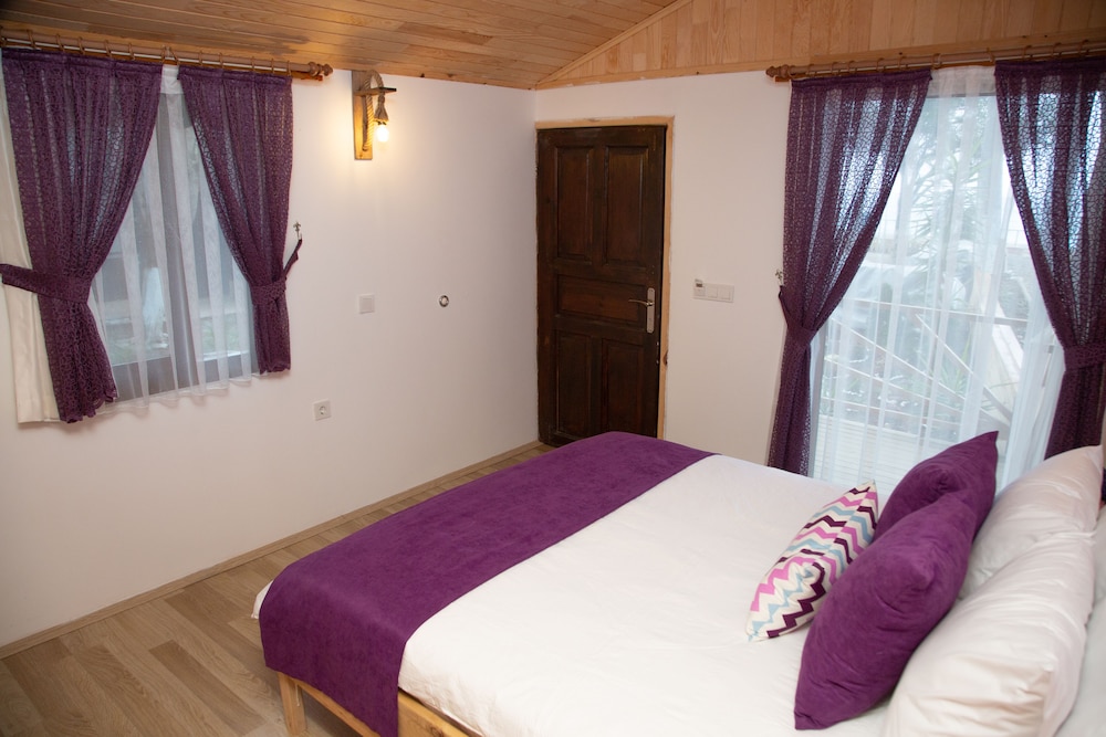 Kara Kedi Beach Bungalow 7/50