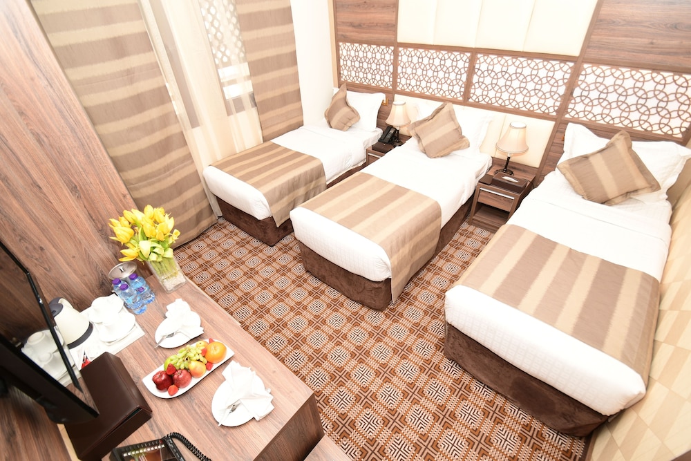 الذهبي جولدن توليب(Golden Tulip Al Zahabi) 39/50