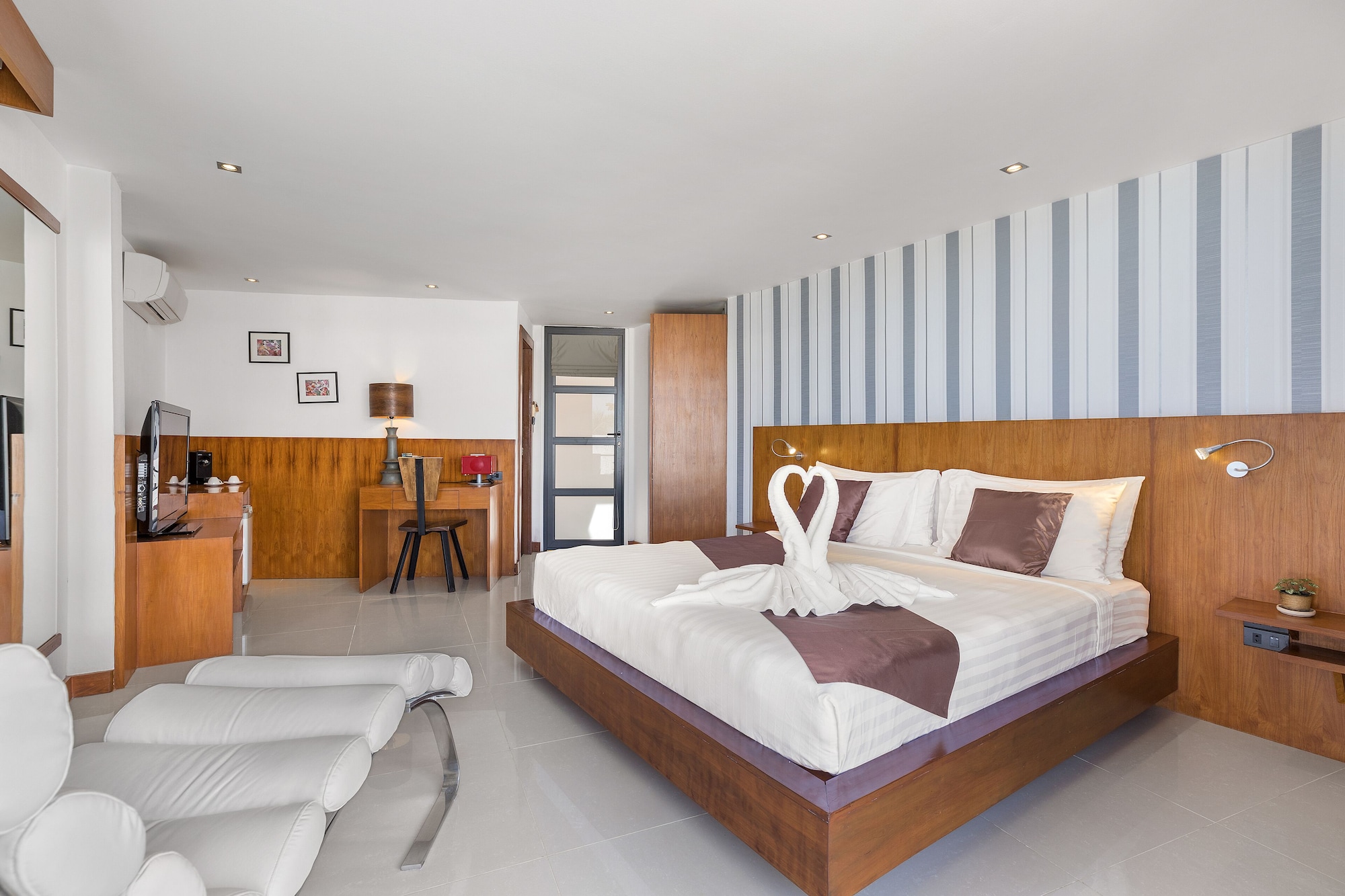 Room, Double Bed, Pool or Sea View, Ground Floor