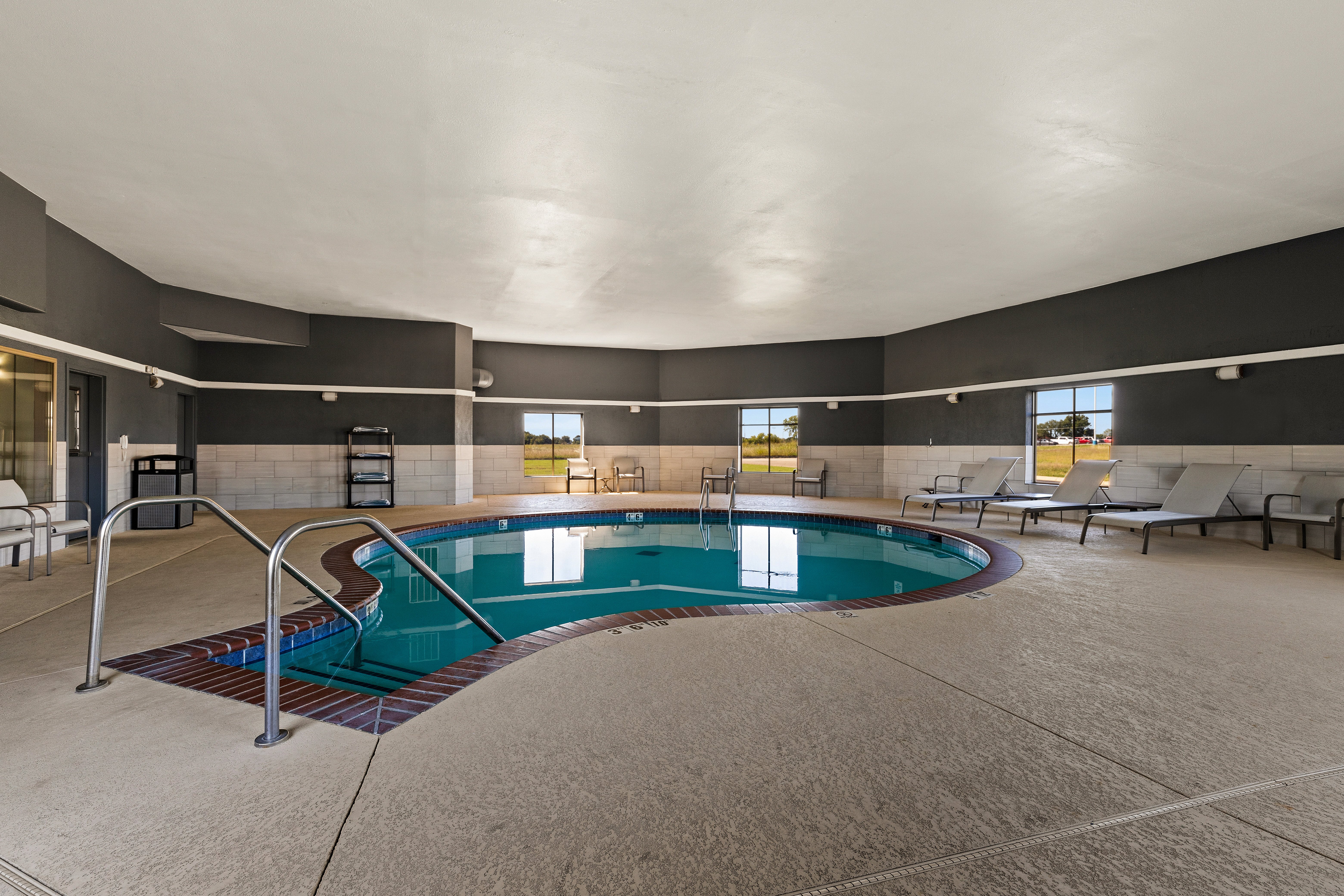 Holiday Inn Express Hotel & Suites Okmulgee 25/55