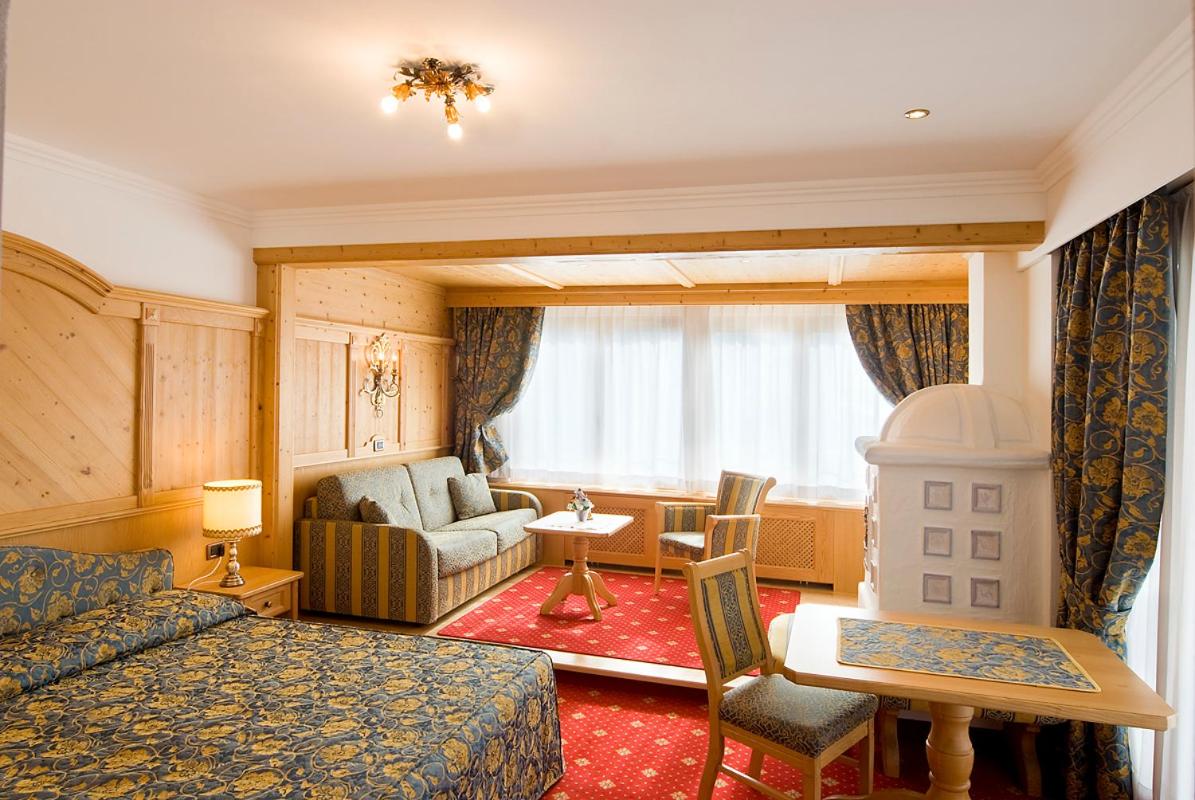 ALPEN HOTEL CORONA 38/58
