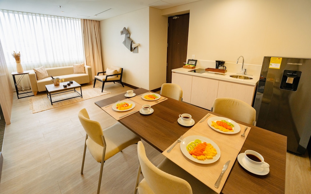 Liv Hotel Zona G 44/58