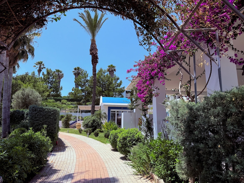 GRANDE DAME VILLA - RHODES 43/50