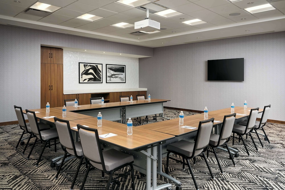 Hyatt Place Melbourne Airport 50/63