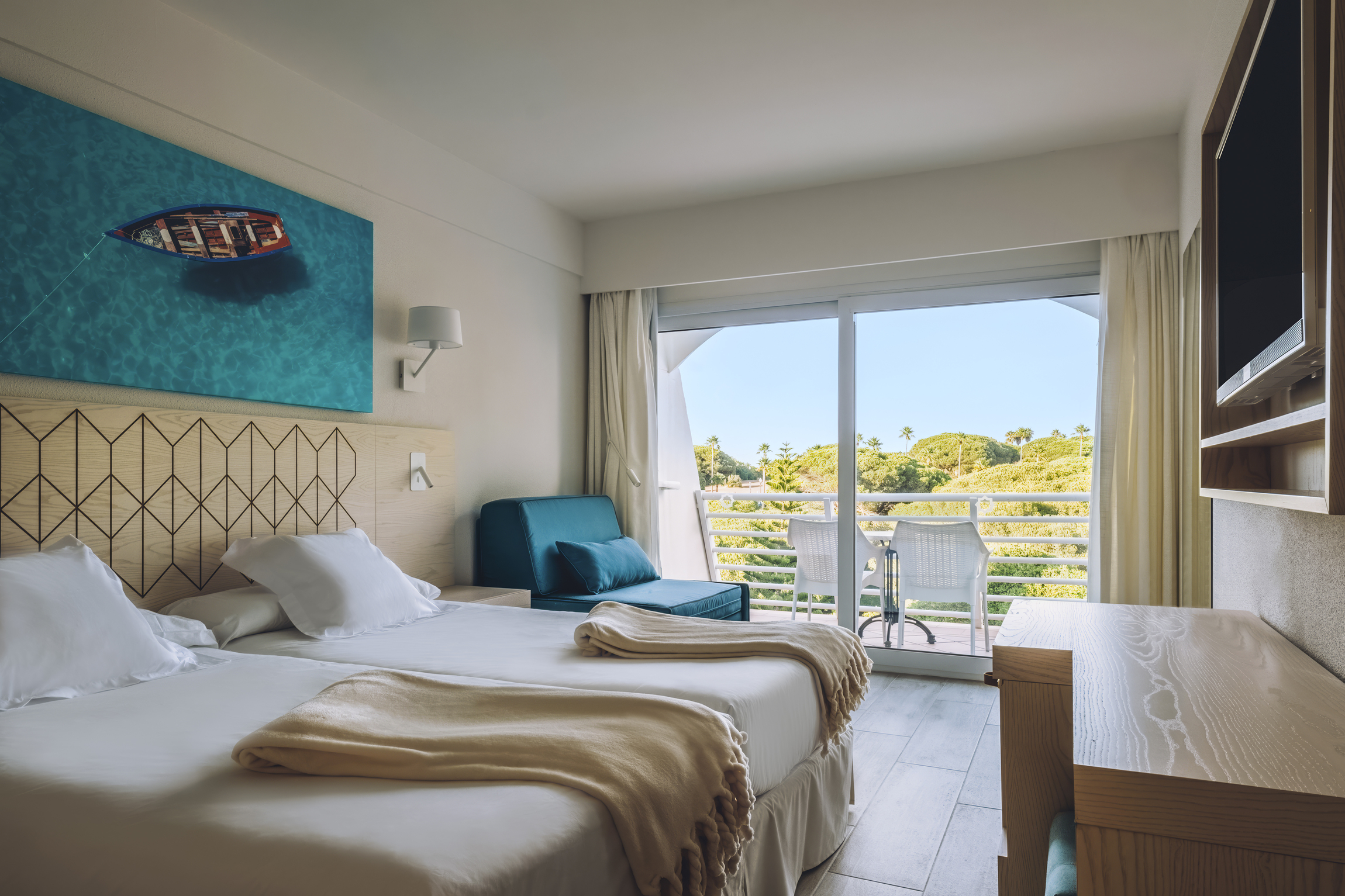Room, Double Bed, Lateral Side Sea View