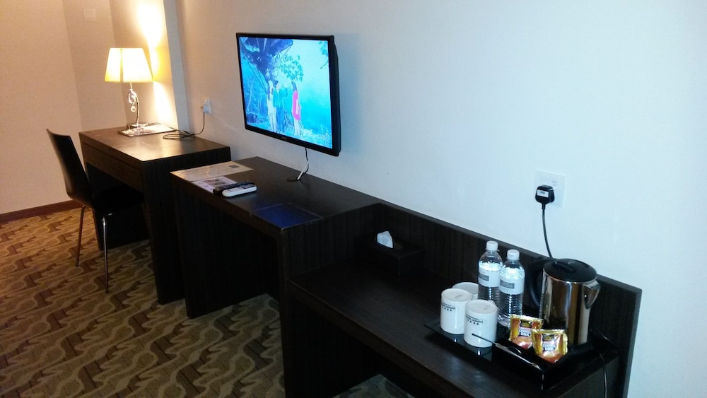 Eminent Hotel 21/26