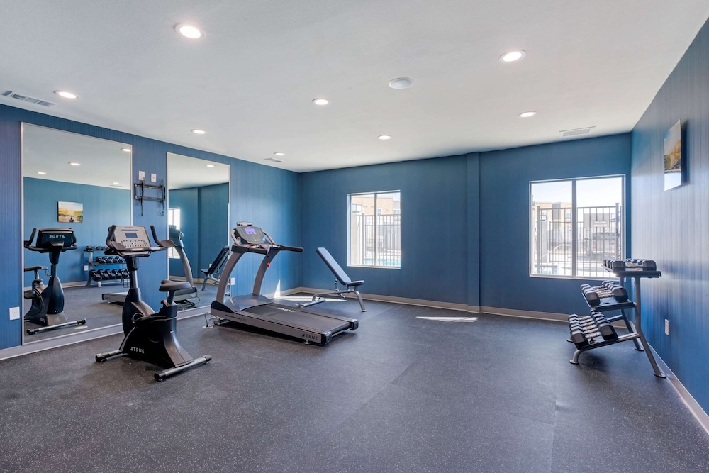 Comfort Inn & Suites Balch Springs - SE Dallas 14/30