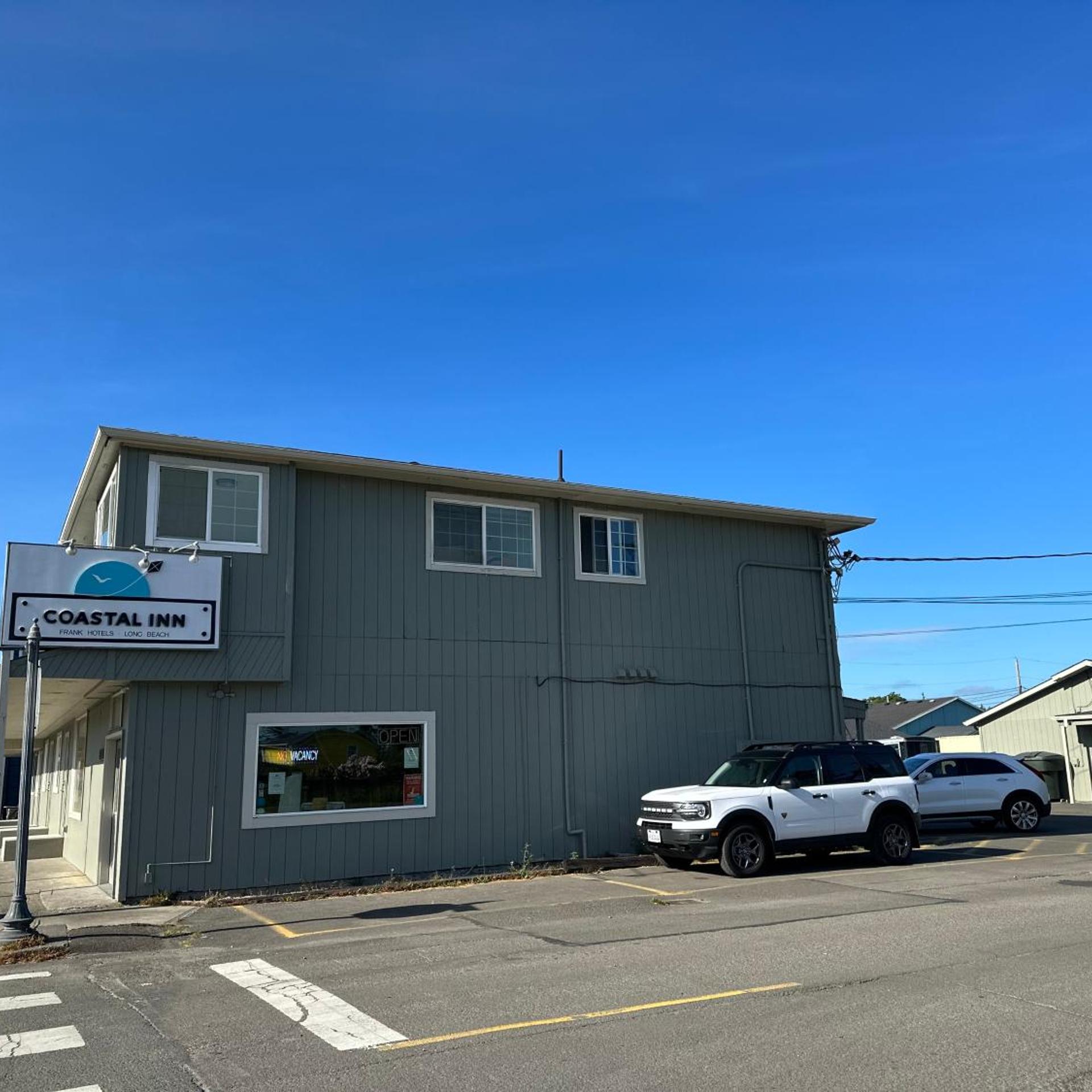 Coastal Inn & Suites 40/50