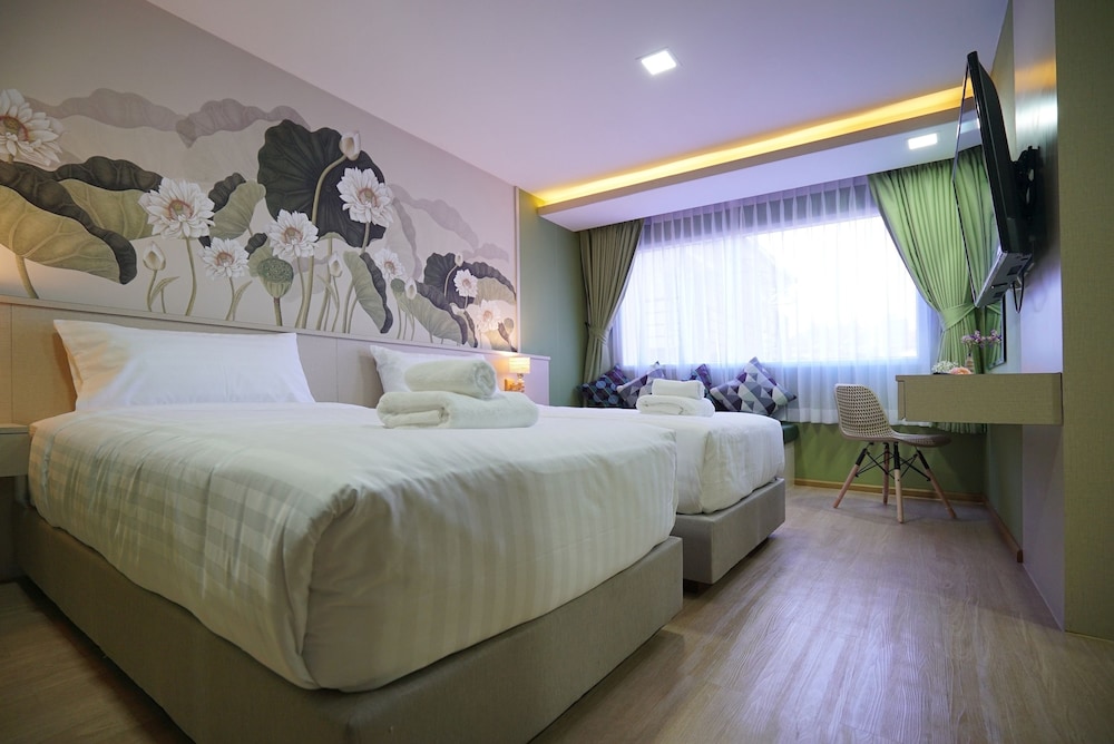 THE QUBE FIFTY HOTEL 9/50