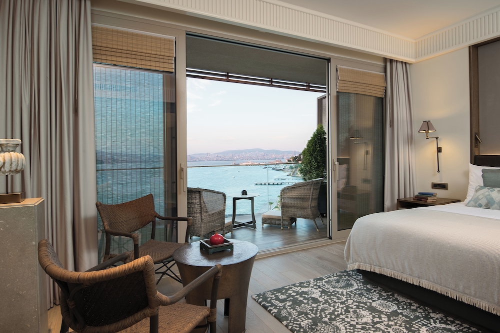Sea, Suite, King Bed