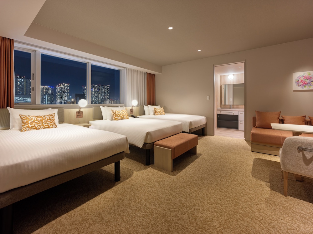 ROOM, 3 SEMI DOUBLE BEDS, ACCESSIBLE