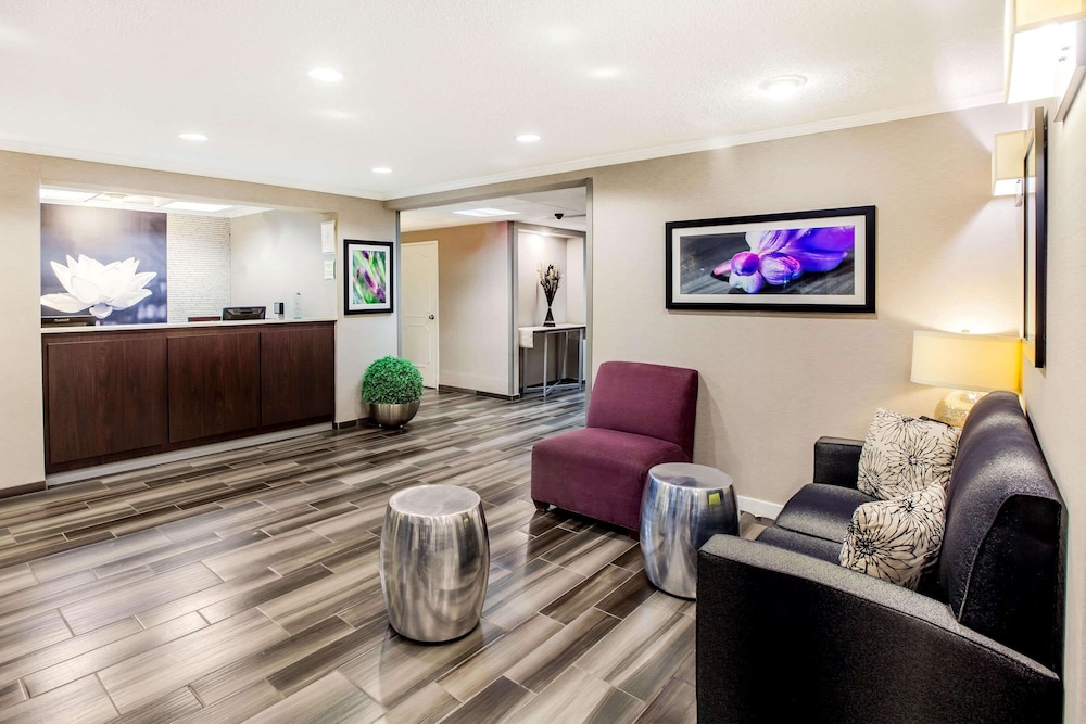 La Quinta Inn & Suites by Wyndham Houston Baytown East 7/47