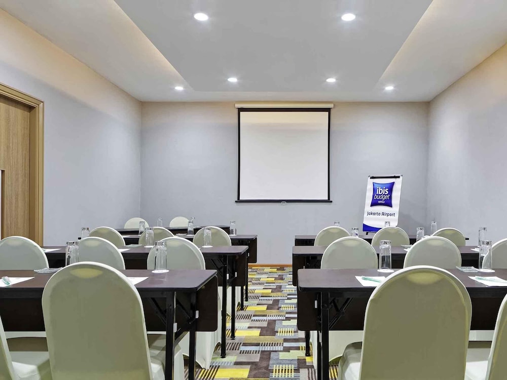 Ibis Budget Jakarta Airport 46/54
