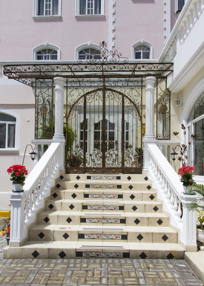 Eugenia Hotel Quito 6/48