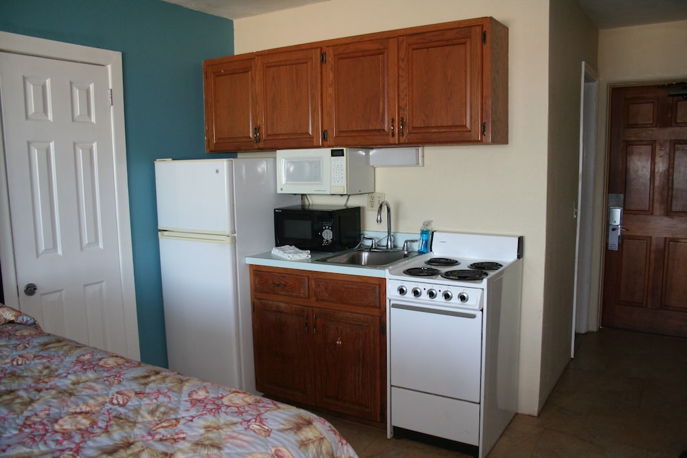 Driftwood Resort 36/70