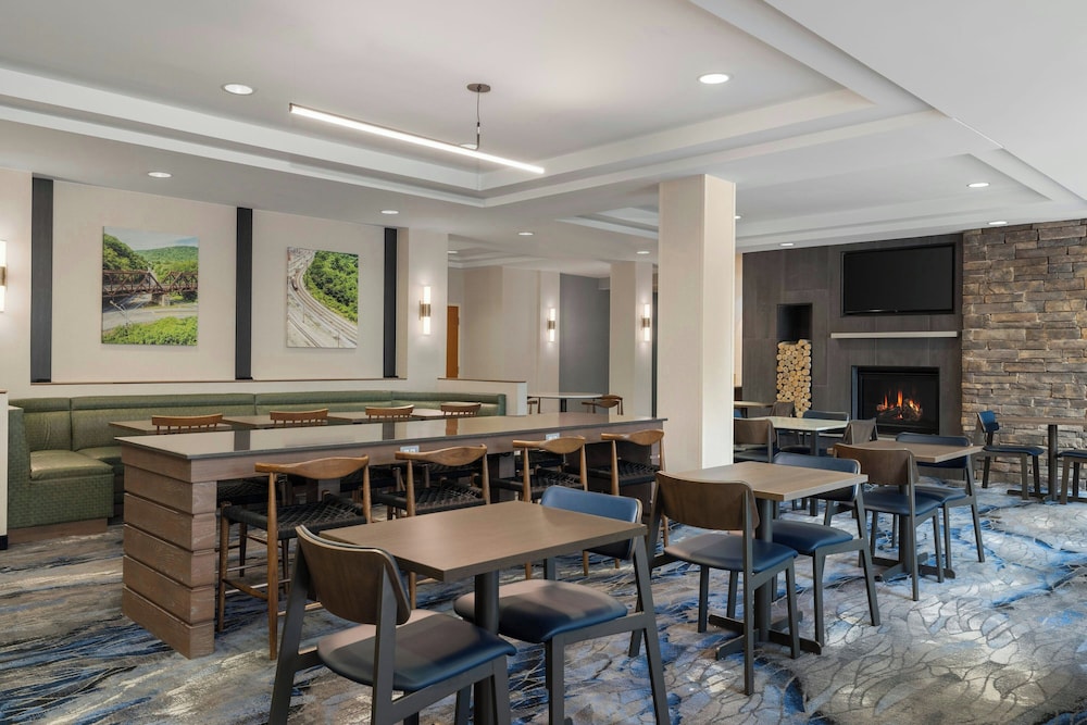 Fairfield Inn Suites Cumberland 33/50