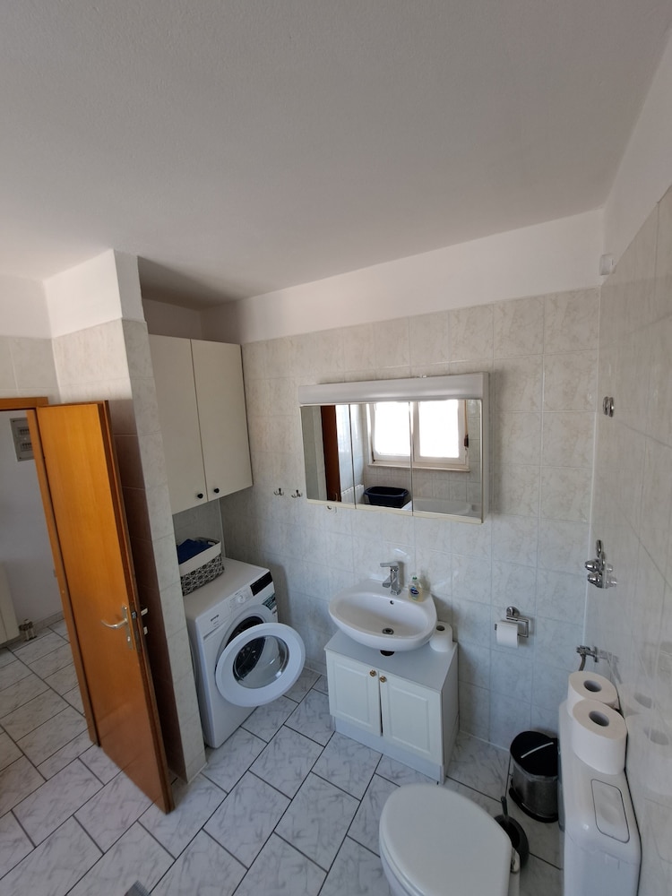 Guesthouse Varnica 49/50