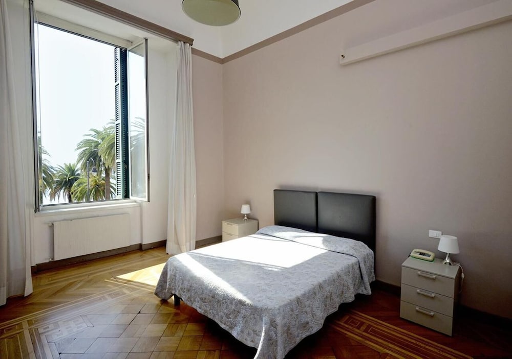 Grand Hotel Mediterranee 11/69