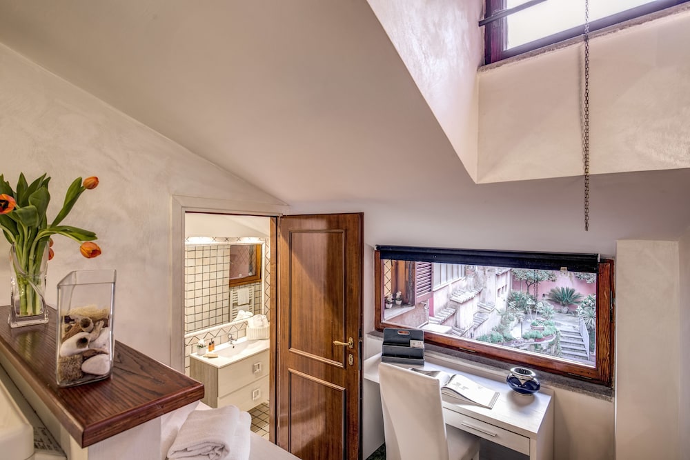 Tritone Top House 64/83