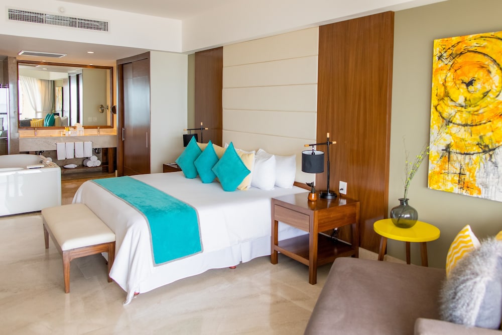 Altitude, Presidential, Suite, King Bed, Ocean View, Sofa