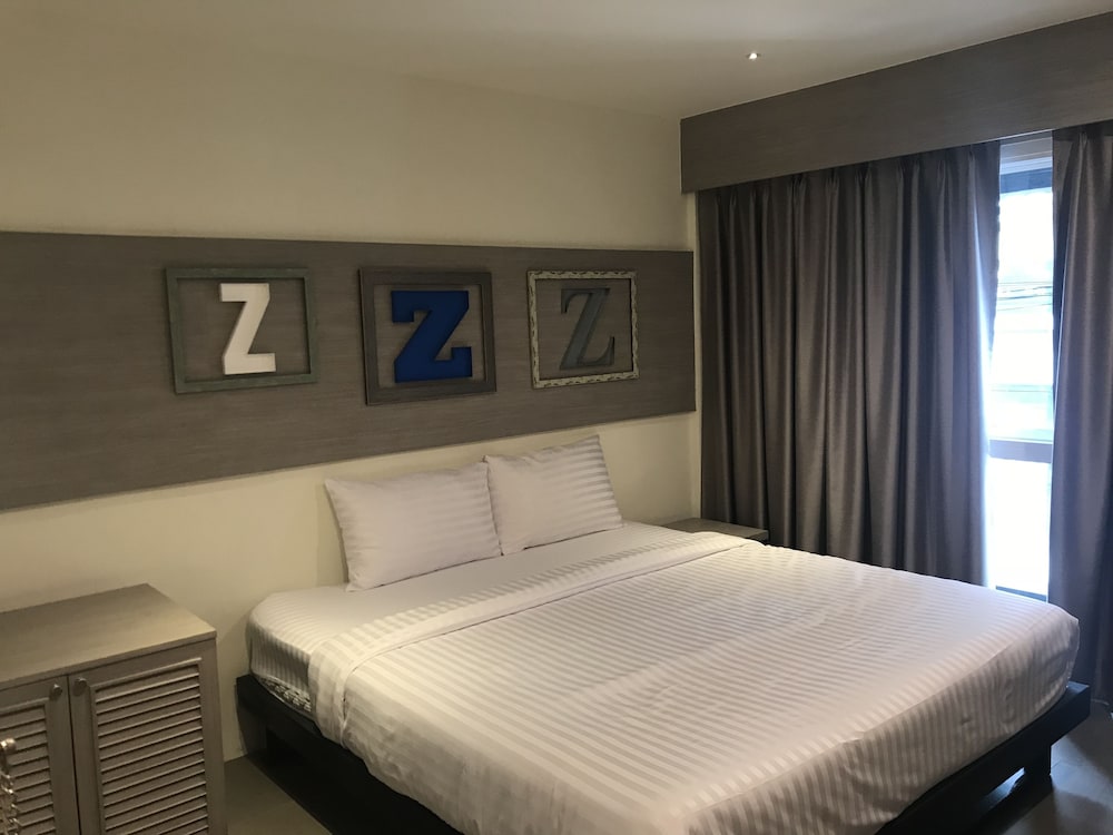 Private, King Bed, Shared Bathroom