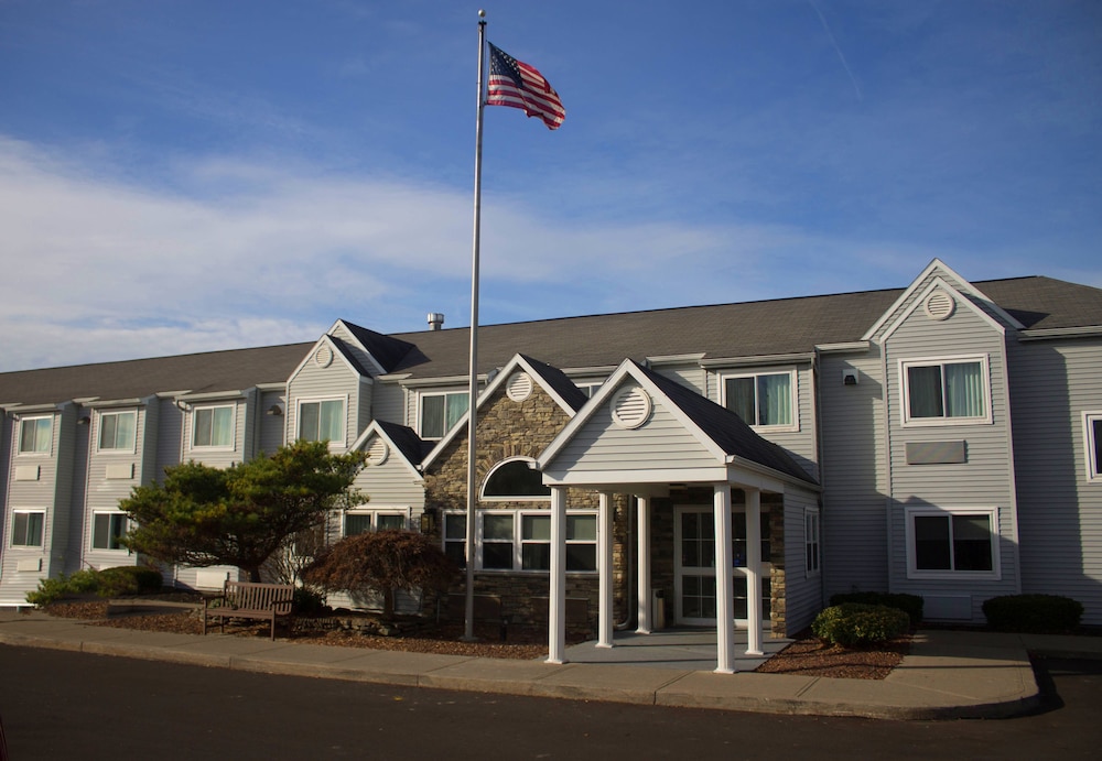 Microtel Inn Rochester Victor 3/27
