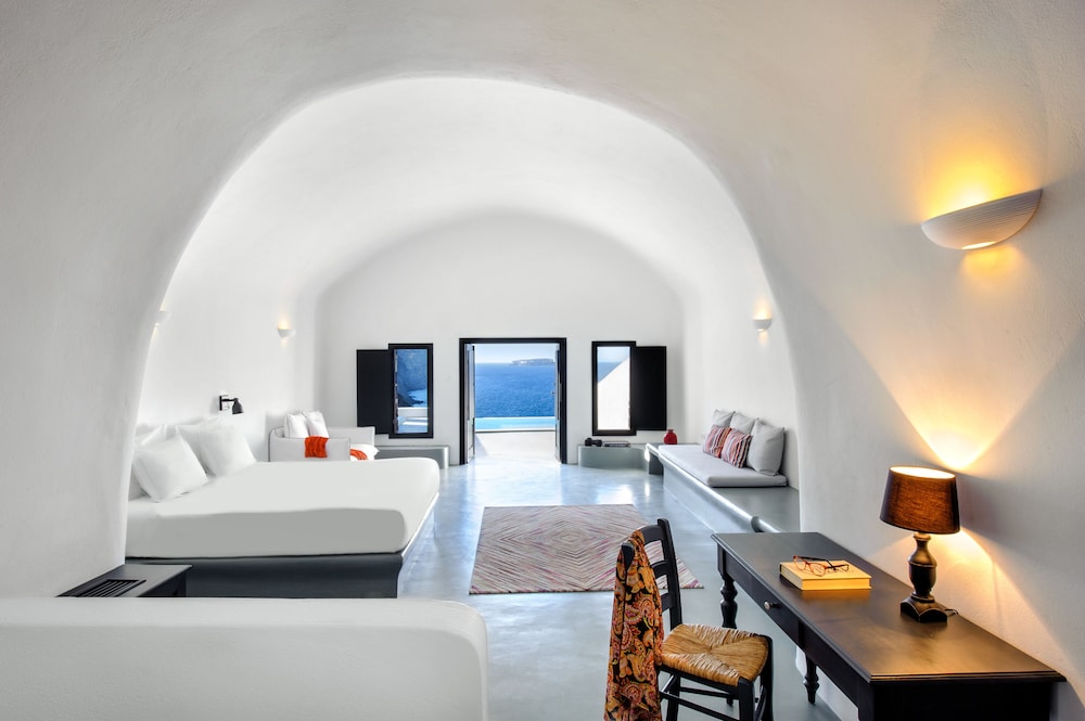 Grand Ambassador Santorini Hotel 54/78