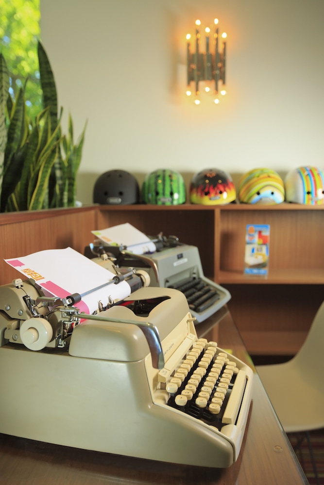 Hotel Zed Victoria 24/64