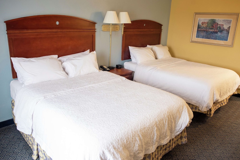 Hampton Inn Lebanon, KY 13/50