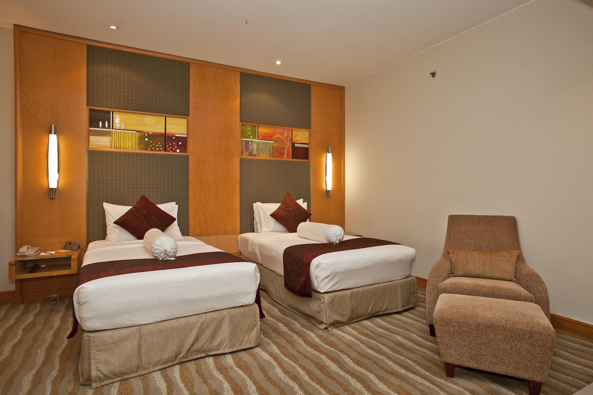 Lakeshore Hotel & Apartments 18/66